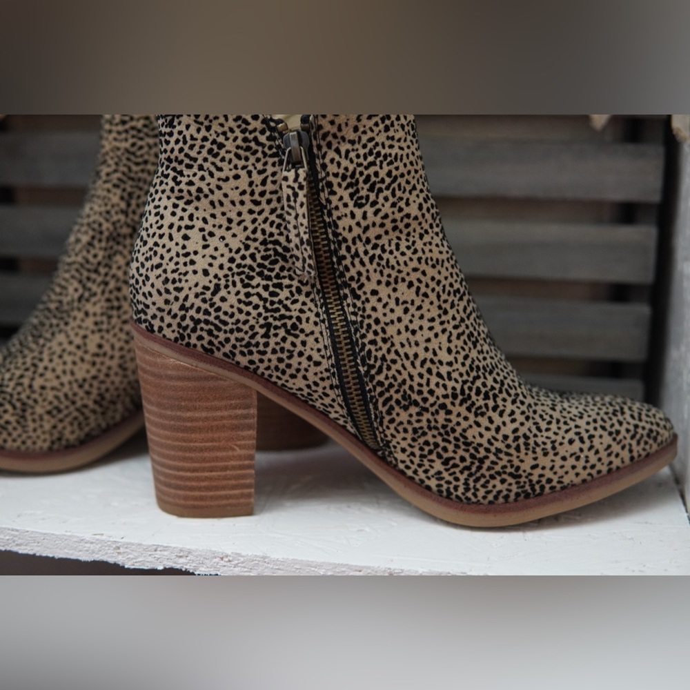 Leopard Print MIA Ankle Booties - Picture 4 of 4